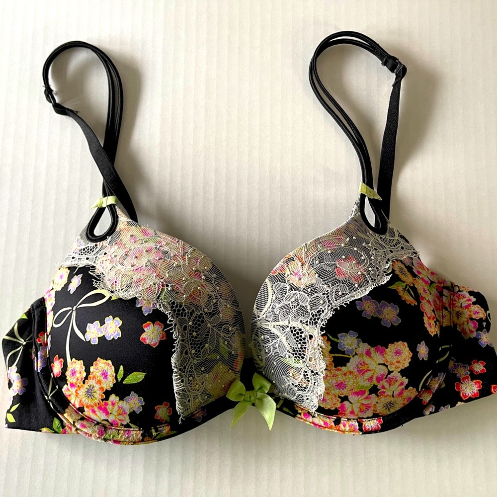 Victoria’s Secret bra